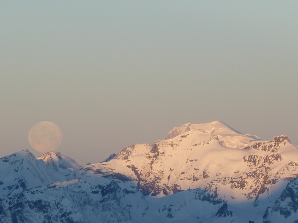 Moon and Mont Blanc from Tracuit