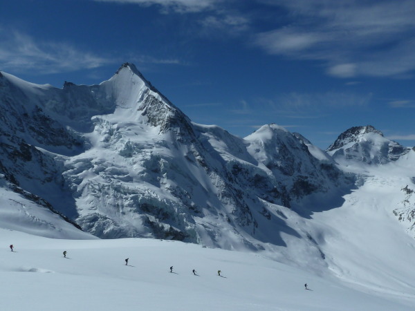 Skiing beneath the Obergabelhorn