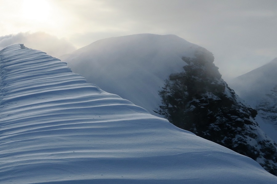Wind-sculpted cornices