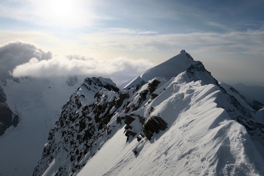 The main ridge - cornices now pointed South!